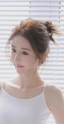 <b>欧美AAAAA片</b>